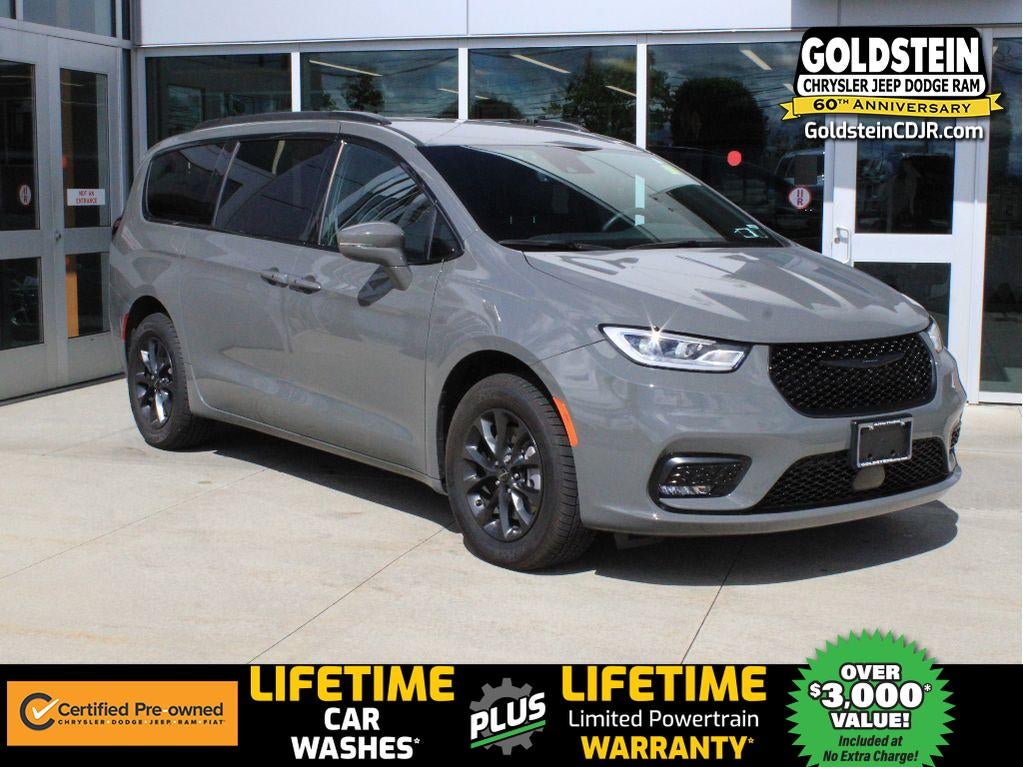 2022 Chrysler Pacifica Touring L in Ceramic Gray Clearcoat — front three-quarter view